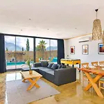 Vila Bezirgan 2 Bedroom Secluded With Private Pool Hot Tub *