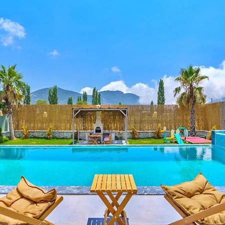 别墅 Bezirgan 2 Bedroom Secluded With Private Pool Hot Tub *