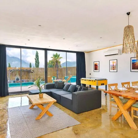 别墅 Bezirgan 2 Bedroom Secluded With Private Pool Hot Tub *