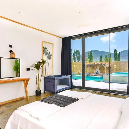Bezirgan 2 Bedroom Secluded With Private Pool Hot Tub 别墅