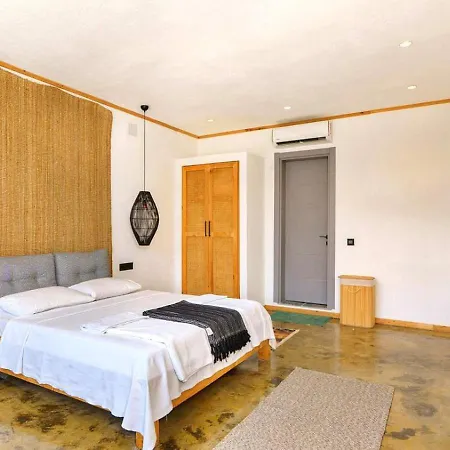Bezirgan 2 Bedroom Secluded With Private Pool Hot Tub 别墅 *