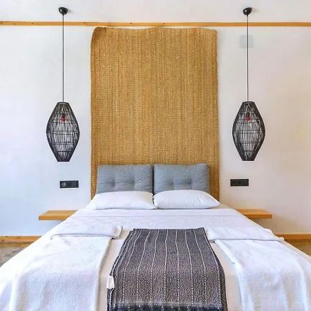 Bezirgan 2 Bedroom Secluded With Private Pool Hot Tub 别墅 *