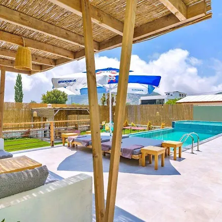 别墅 Bezirgan 2 Bedroom Secluded With Private Pool Hot Tub
