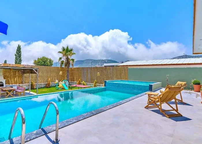 Bezirgan 2 Bedroom Secluded With Private Pool Hot Tub *